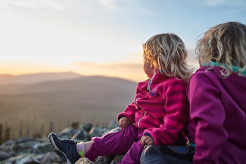Kinder wandern im Bayerischen Wald